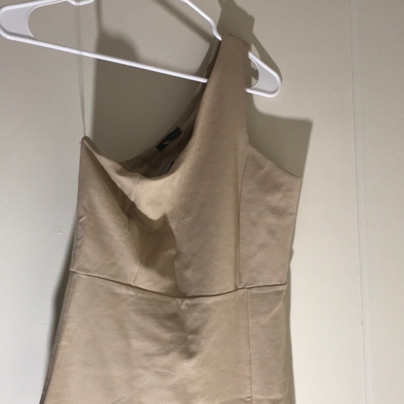 Soprano Nude one shoulder dress with slit - Picture 5 of 6